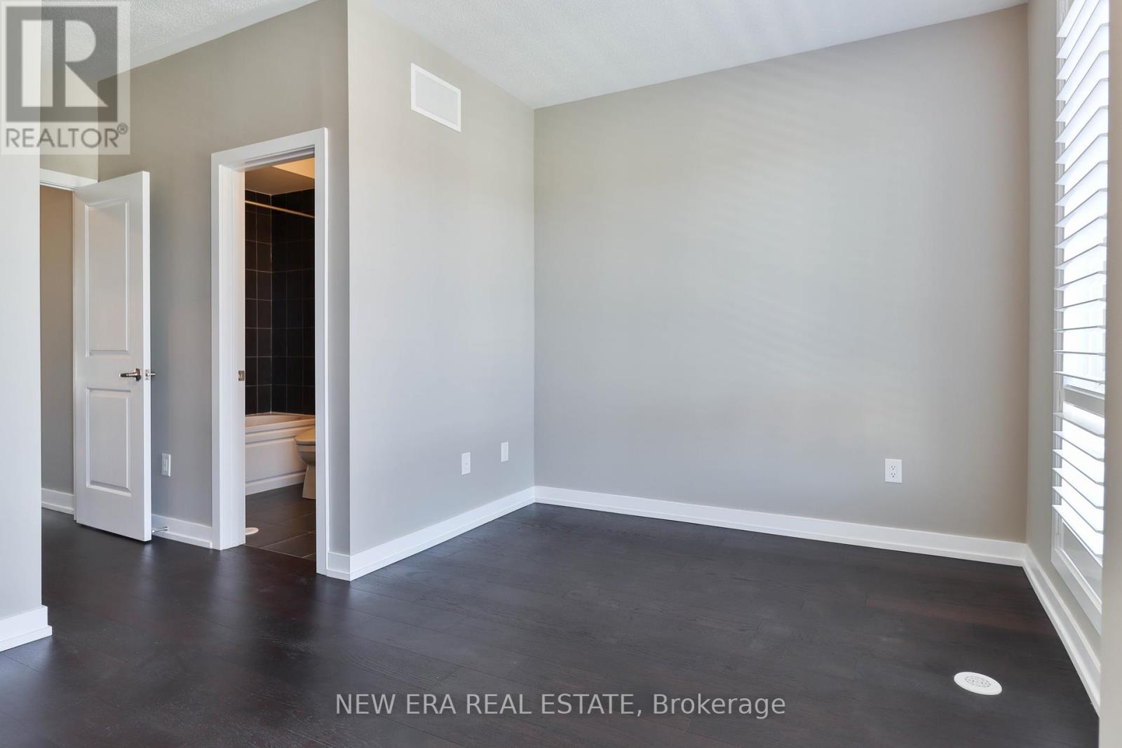 Photo 32 of 81 Stauffer Crescent, Markham ON