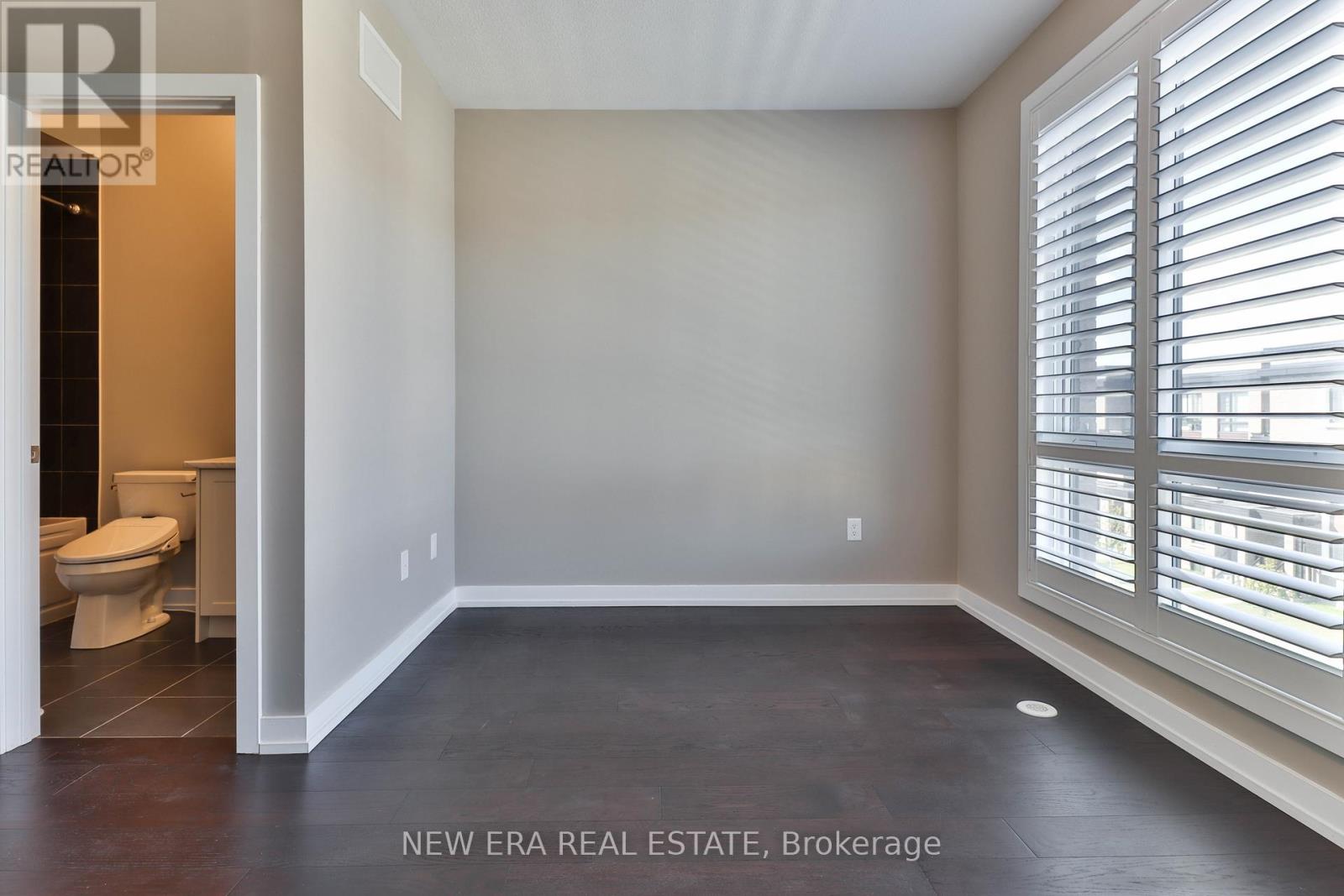 Photo 33 of 81 Stauffer Crescent, Markham ON