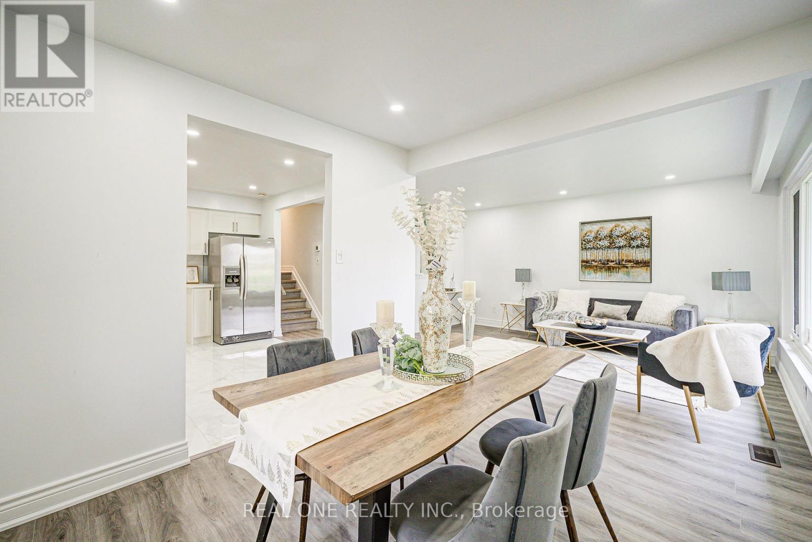 Photo 13 of 68 Laverock Avenue, Richmond Hill ON