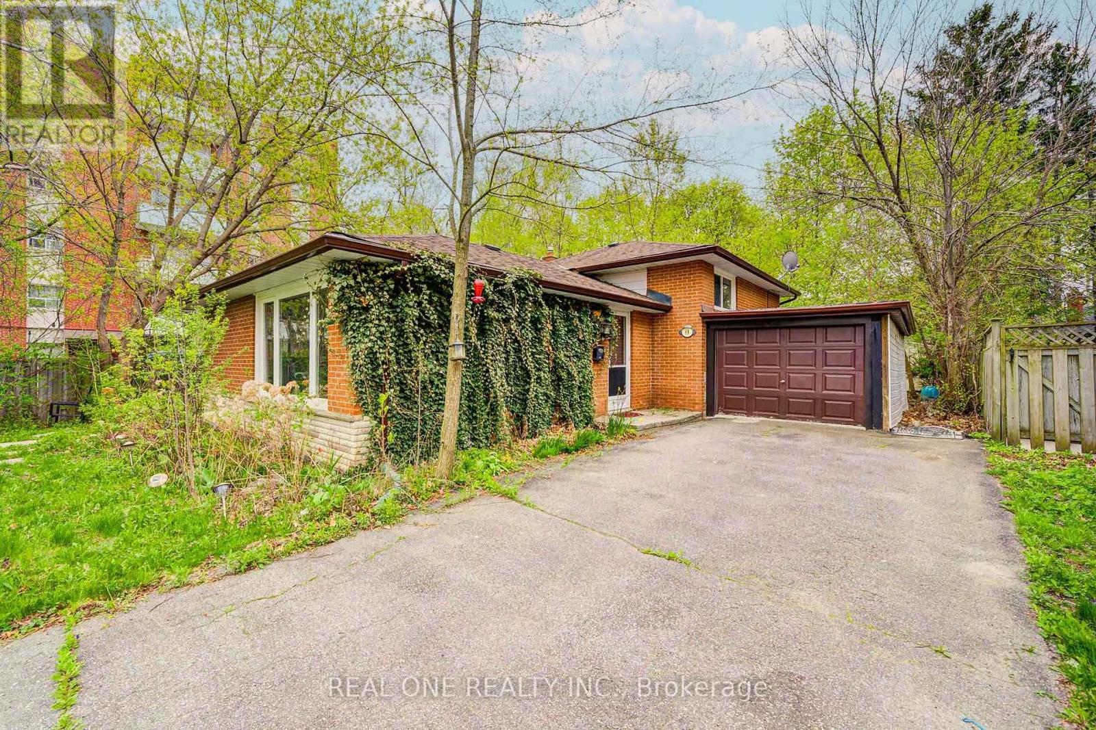 Photo 2 of 68 Laverock Avenue, Richmond Hill ON