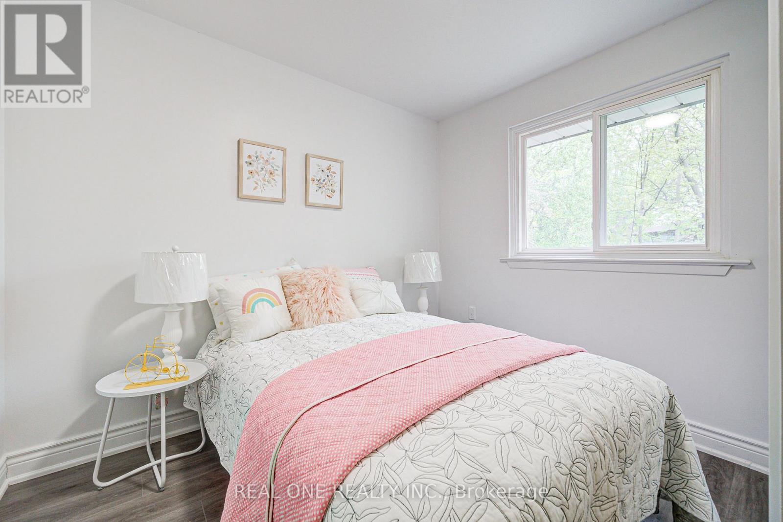 Photo 20 of 68 Laverock Avenue, Richmond Hill ON