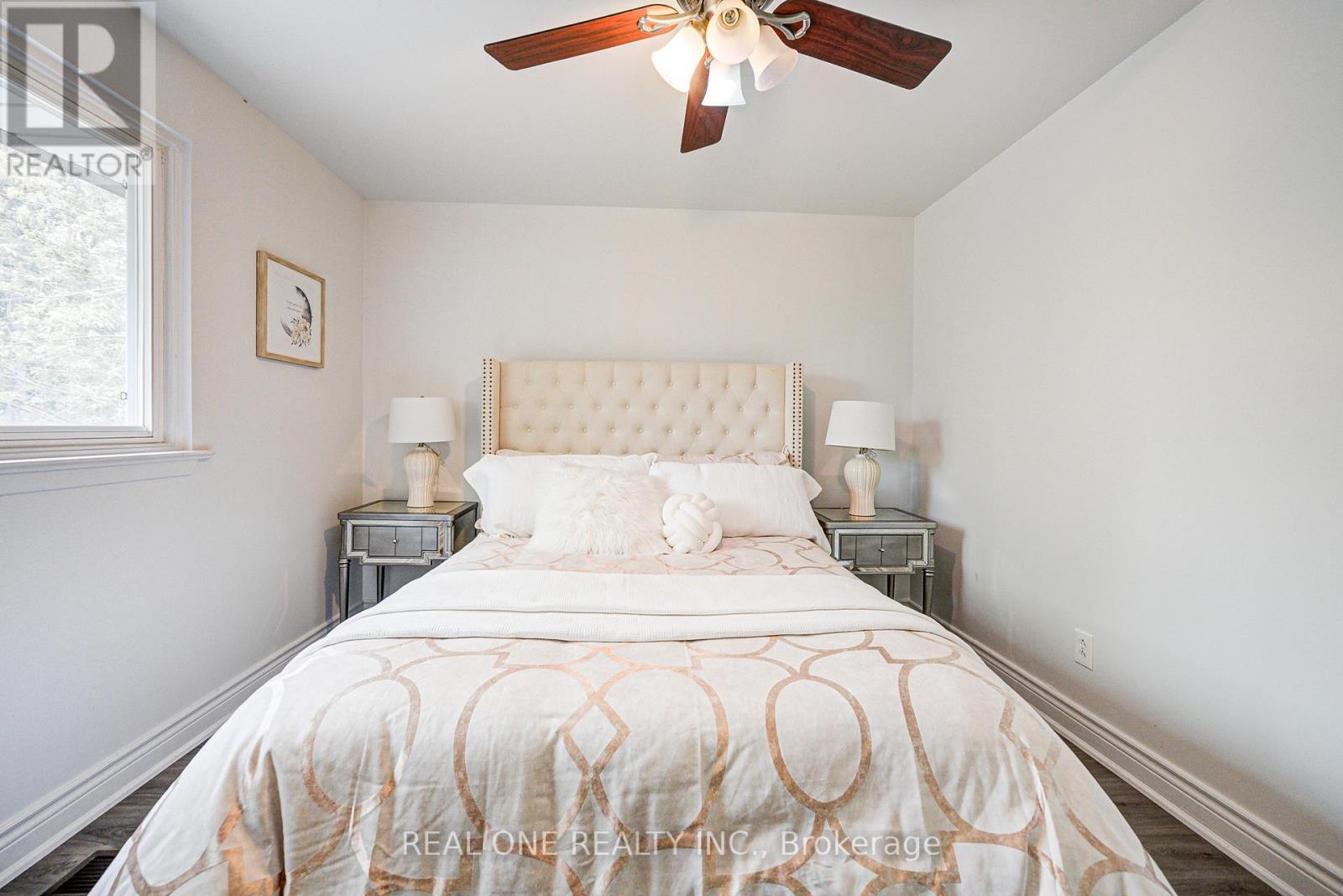 Photo 23 of 68 Laverock Avenue, Richmond Hill ON