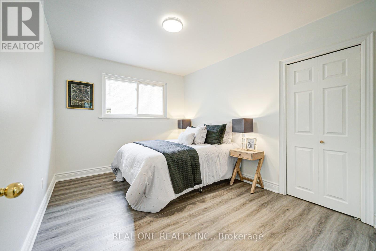Photo 27 of 68 Laverock Avenue, Richmond Hill ON