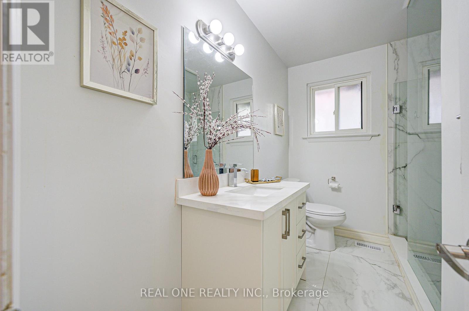 Photo 29 of 68 Laverock Avenue, Richmond Hill ON