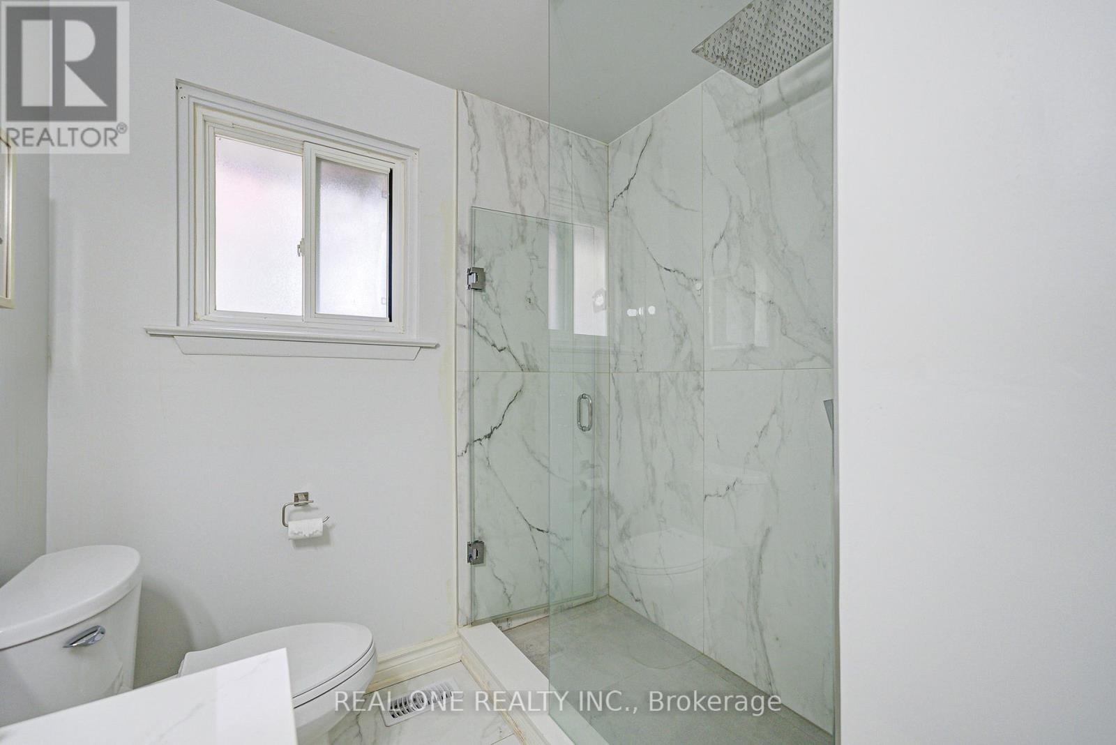 Photo 30 of 68 Laverock Avenue, Richmond Hill ON