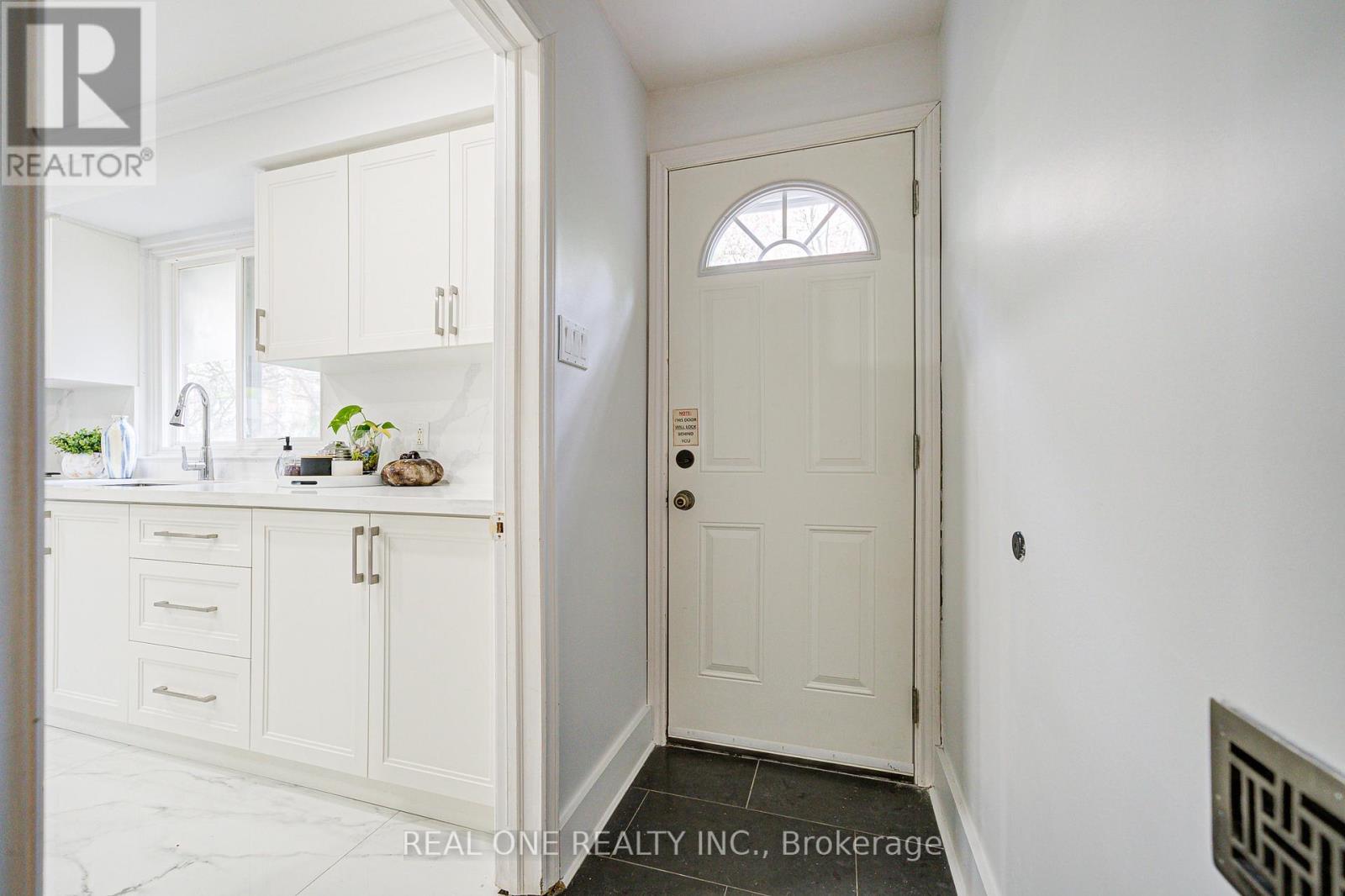 Photo 31 of 68 Laverock Avenue, Richmond Hill ON