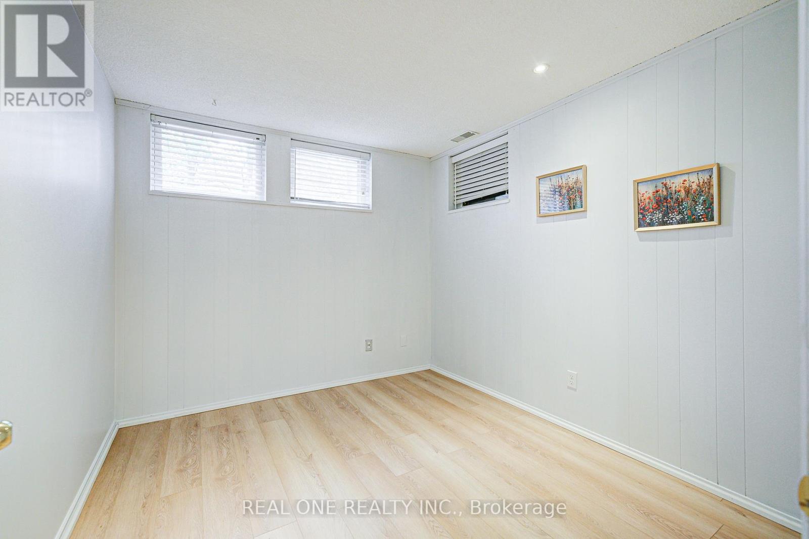 Photo 38 of 68 Laverock Avenue, Richmond Hill ON