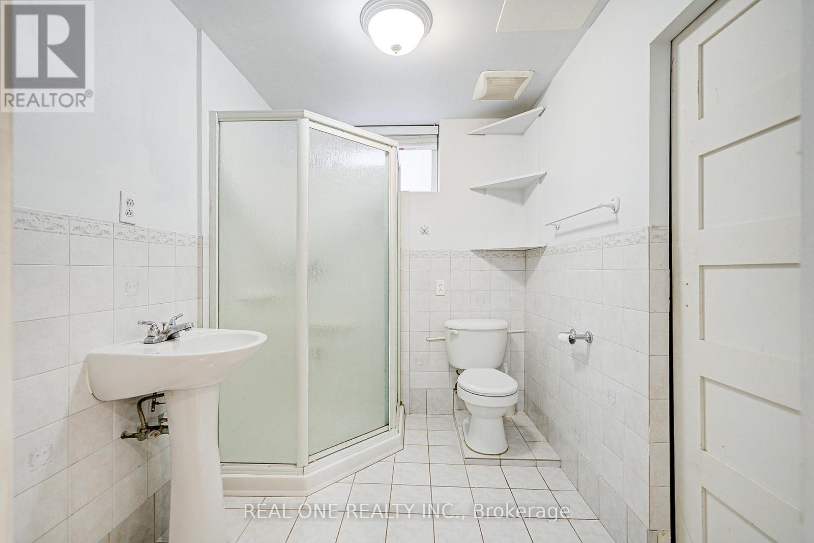 Photo 40 of 68 Laverock Avenue, Richmond Hill ON