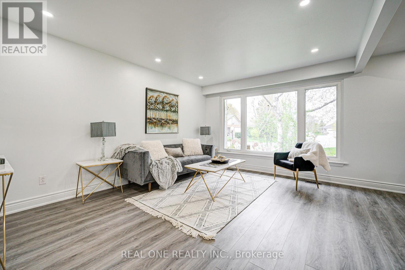 Photo 6 of 68 Laverock Avenue, Richmond Hill ON