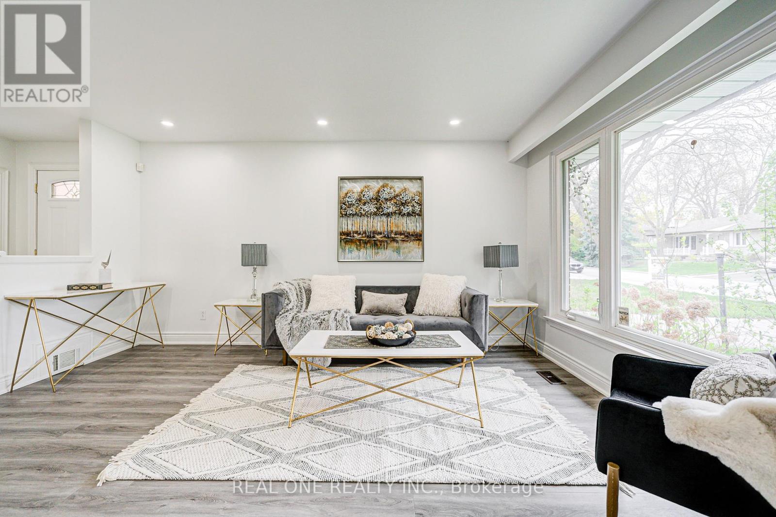 Photo 8 of 68 Laverock Avenue, Richmond Hill ON