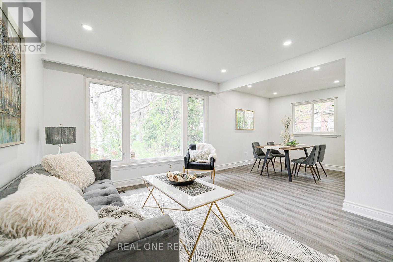 Photo 9 of 68 Laverock Avenue, Richmond Hill ON