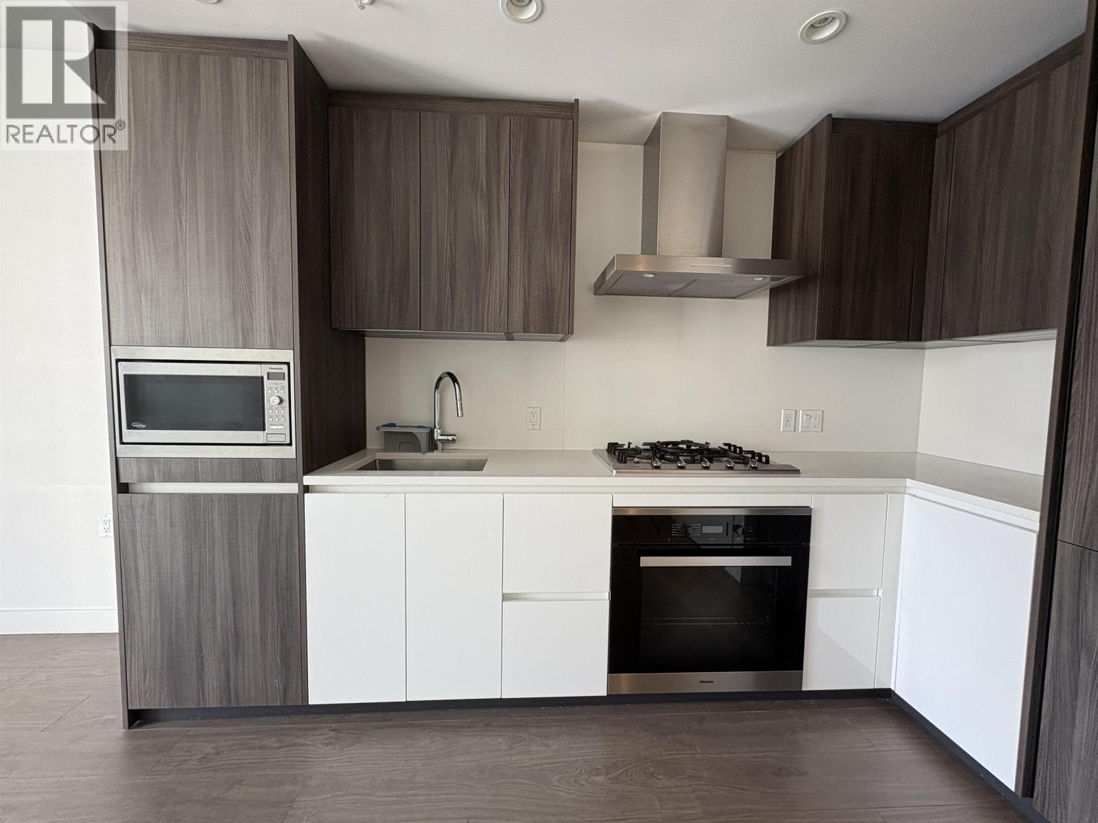 Photo 9 of 1004 6328 No 3 Road, Richmond BC
