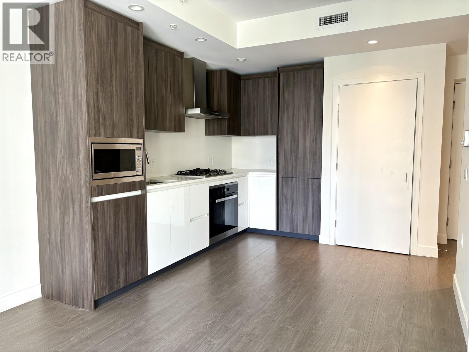 Photo 6 of 1004 6328 No 3 Road, Richmond BC