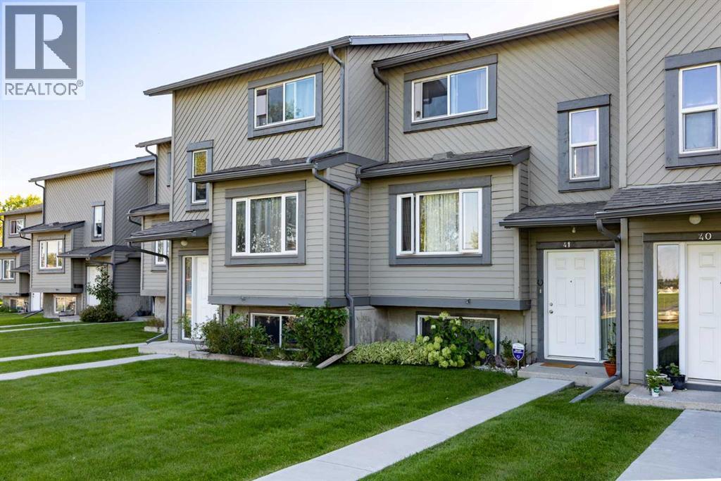Photo 5 of 41 12 Templewood Drive Ne, Calgary AB