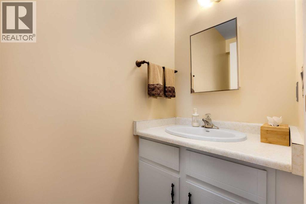Photo 17 of 41 12 Templewood Drive Ne, Calgary AB