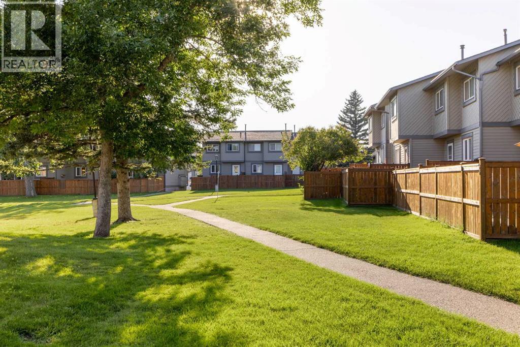 Photo 31 of 41 12 Templewood Drive Ne, Calgary AB