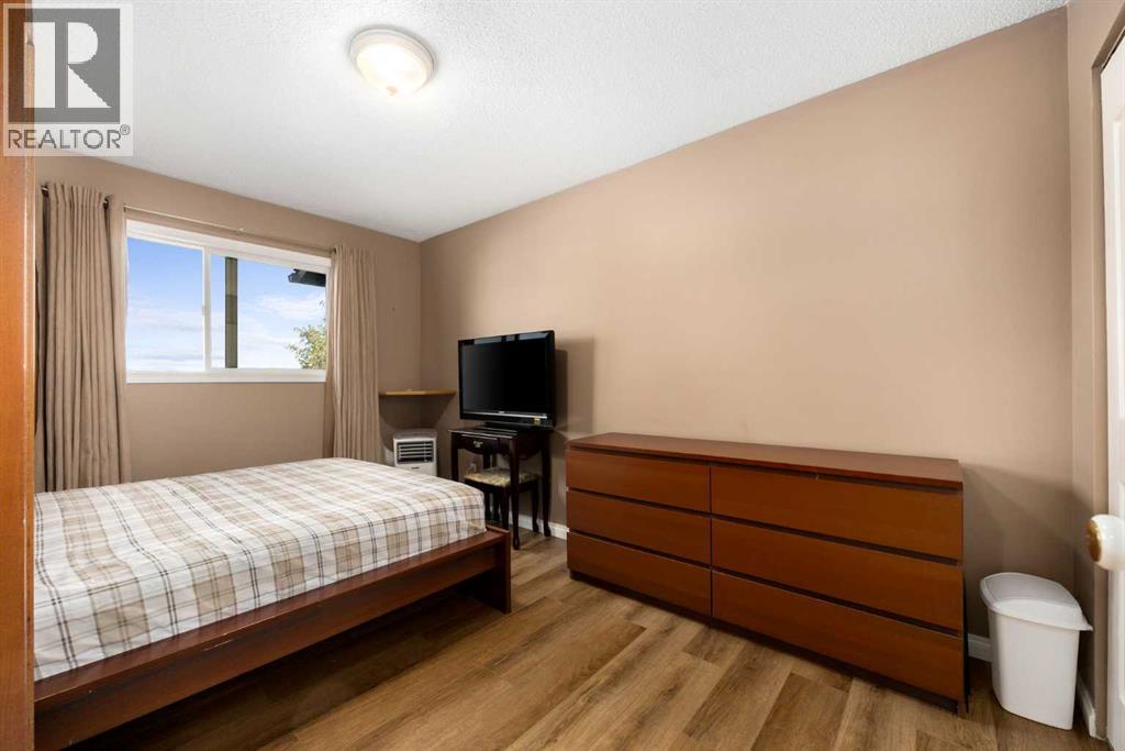 Photo 18 of 41 12 Templewood Drive Ne, Calgary AB