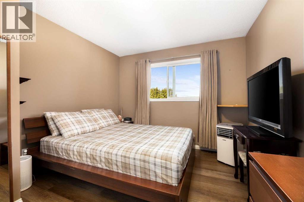 Photo 19 of 41 12 Templewood Drive Ne, Calgary AB