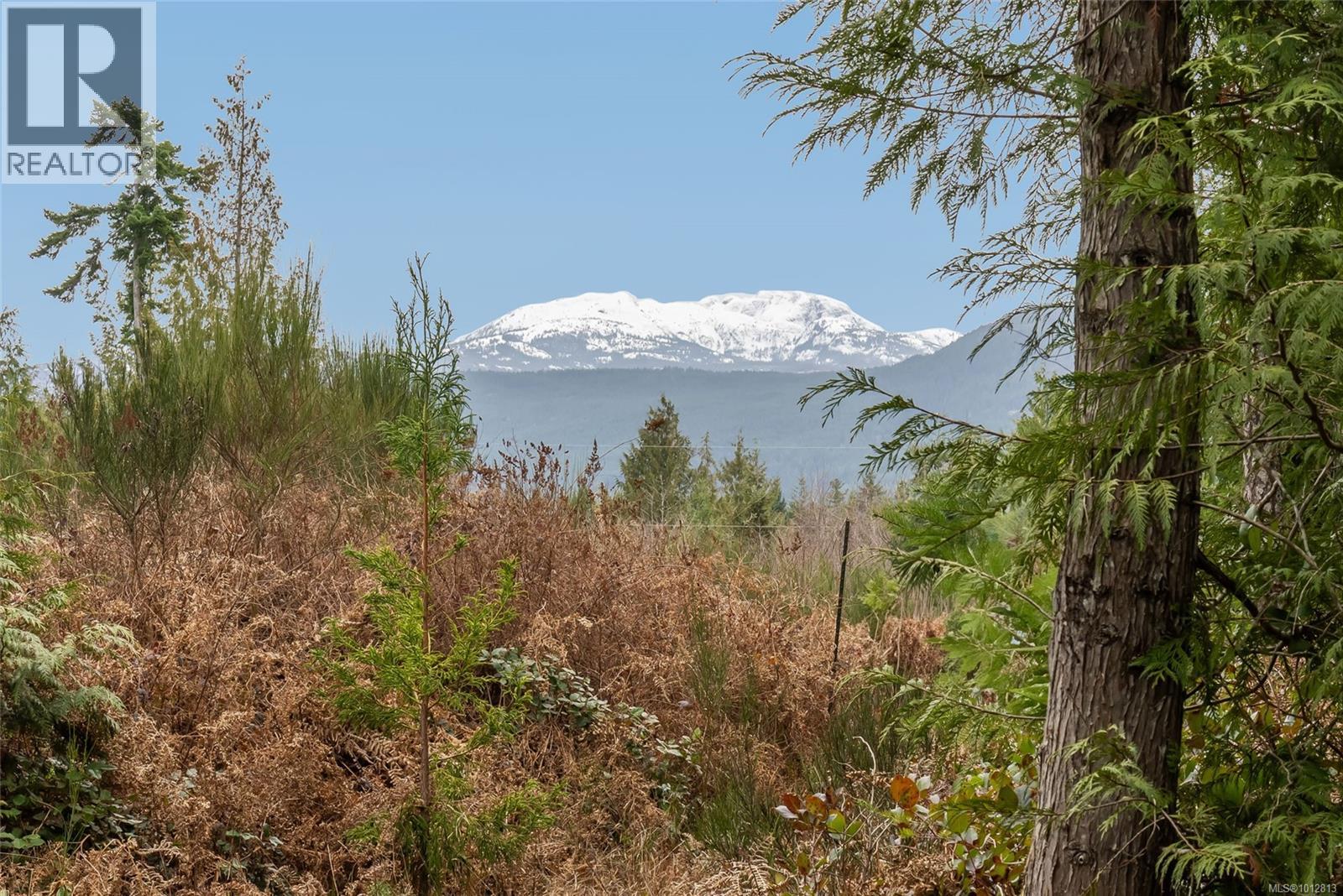 Photo 14 of 815 Spider Lake Rd, Qualicum Beach BC