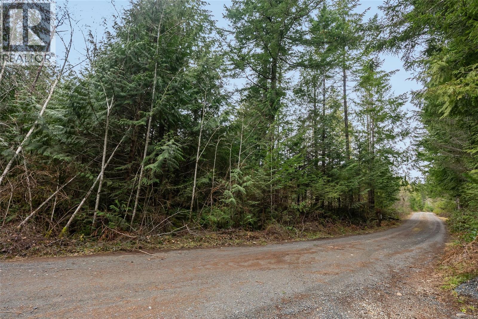 Photo 19 of 815 Spider Lake Rd, Qualicum Beach BC