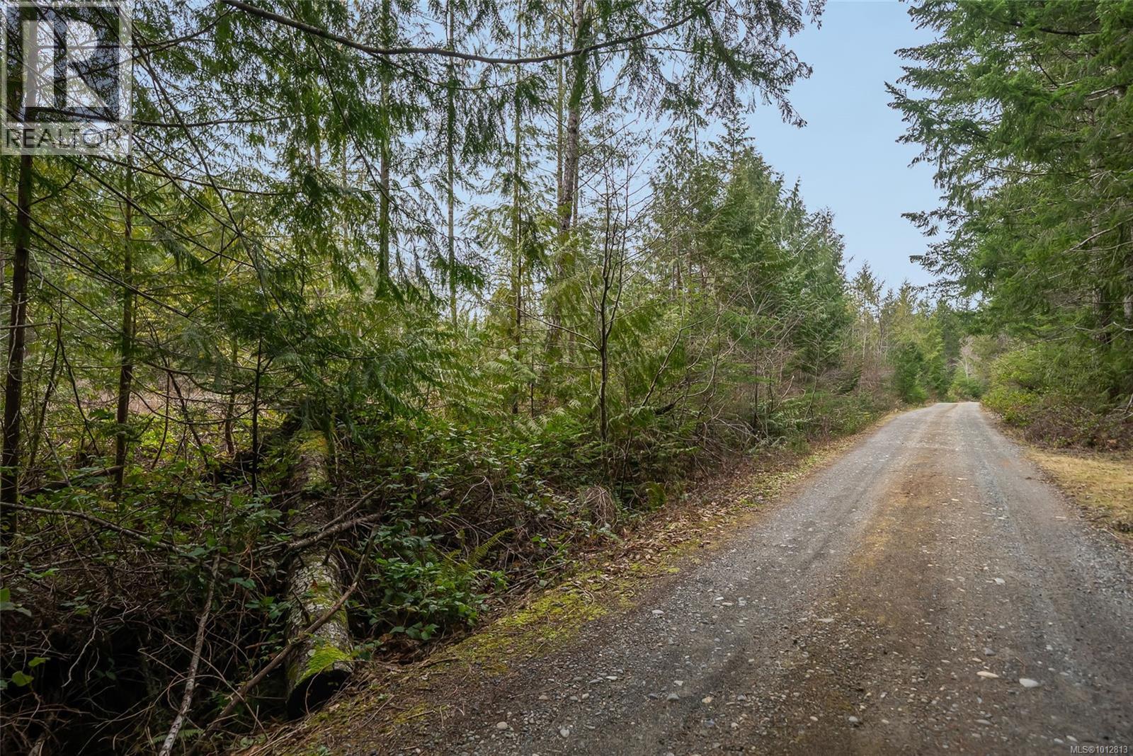 Photo 21 of 815 Spider Lake Rd, Qualicum Beach BC