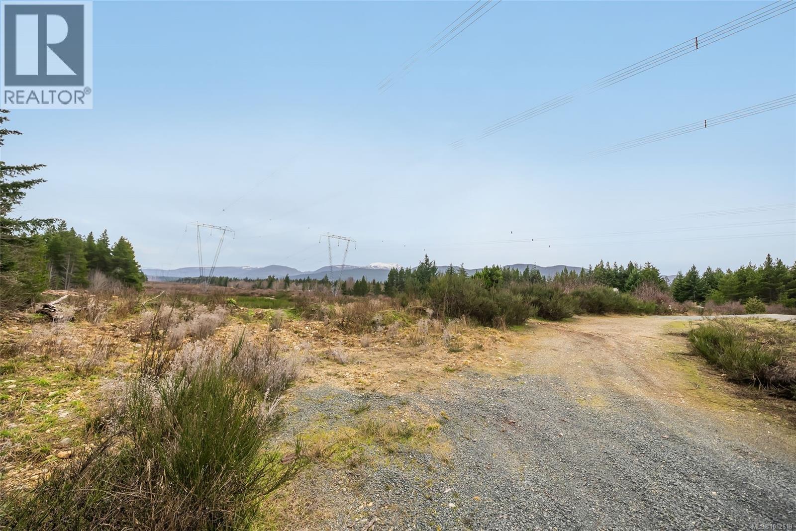 Photo 8 of 815 Spider Lake Rd, Qualicum Beach BC