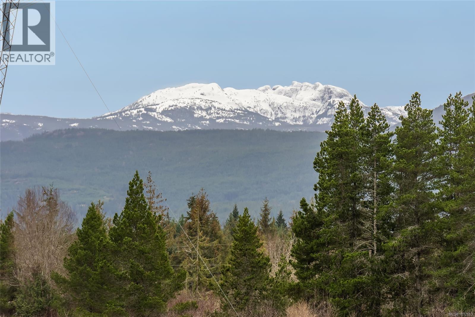 Photo 9 of 815 Spider Lake Rd, Qualicum Beach BC