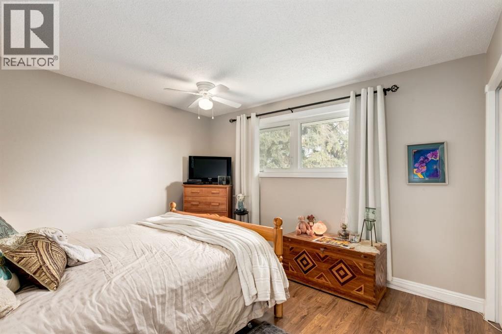 Photo 12 of 11754 Canfield Road Sw, Calgary AB
