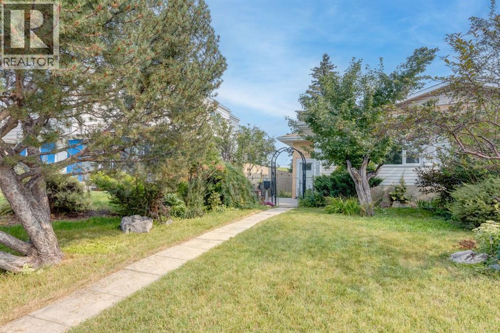 Photo 1 of 11754 Canfield Road Sw, Calgary AB