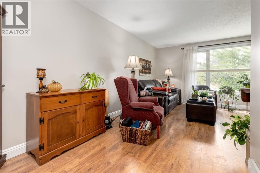 Photo 10 of 11754 Canfield Road Sw, Calgary AB