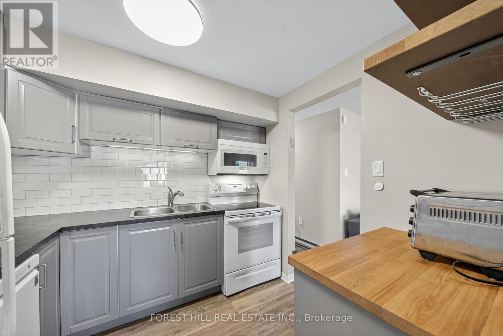 Photo 14 of 4 22 Meadow Lane, Barrie ON
