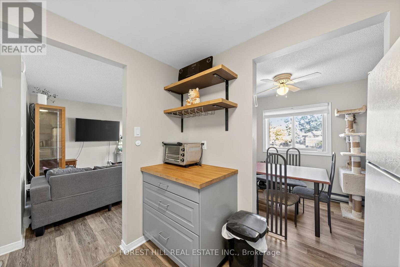 Photo 15 of 4 22 Meadow Lane, Barrie ON