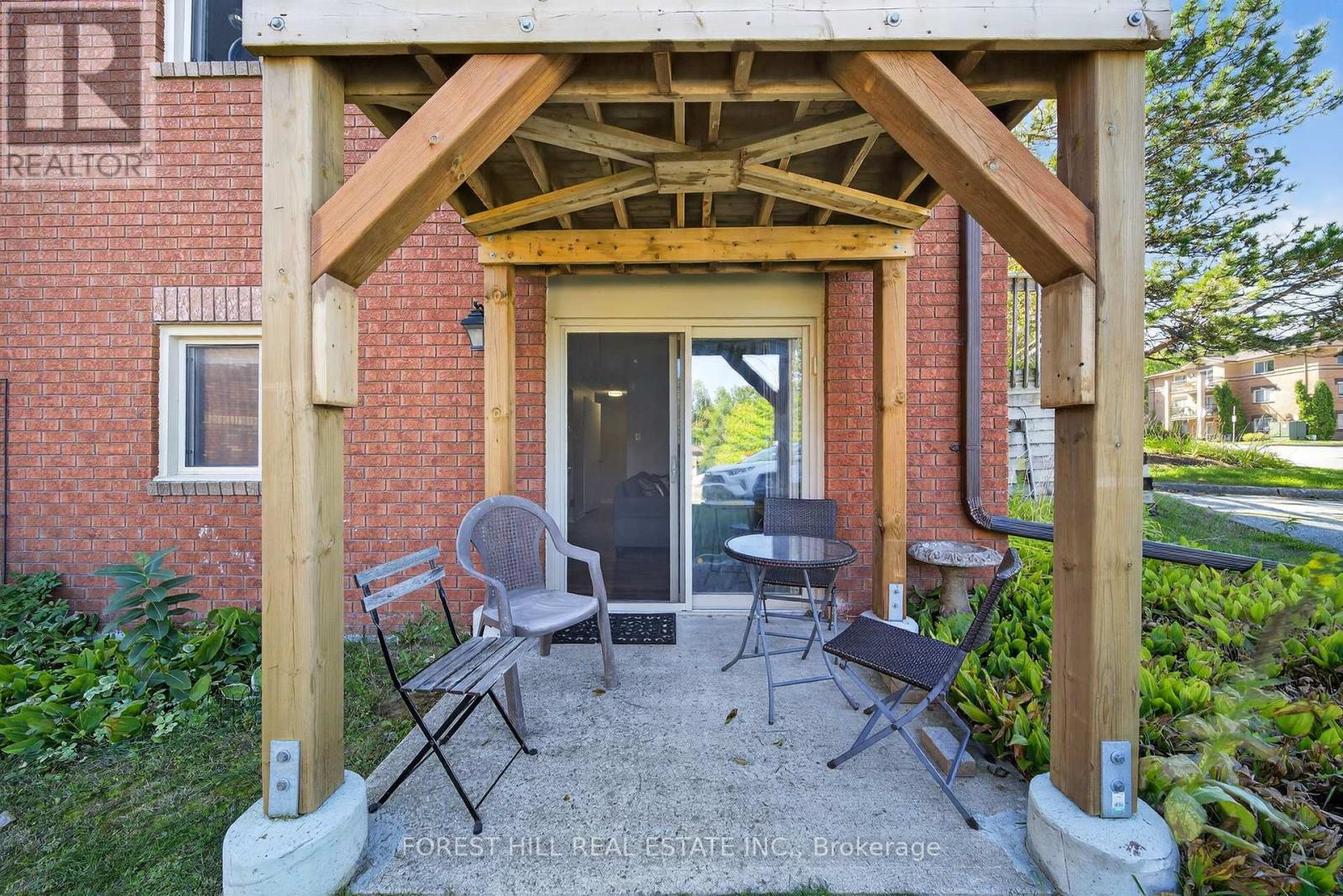 Photo 18 of 4 22 Meadow Lane, Barrie ON