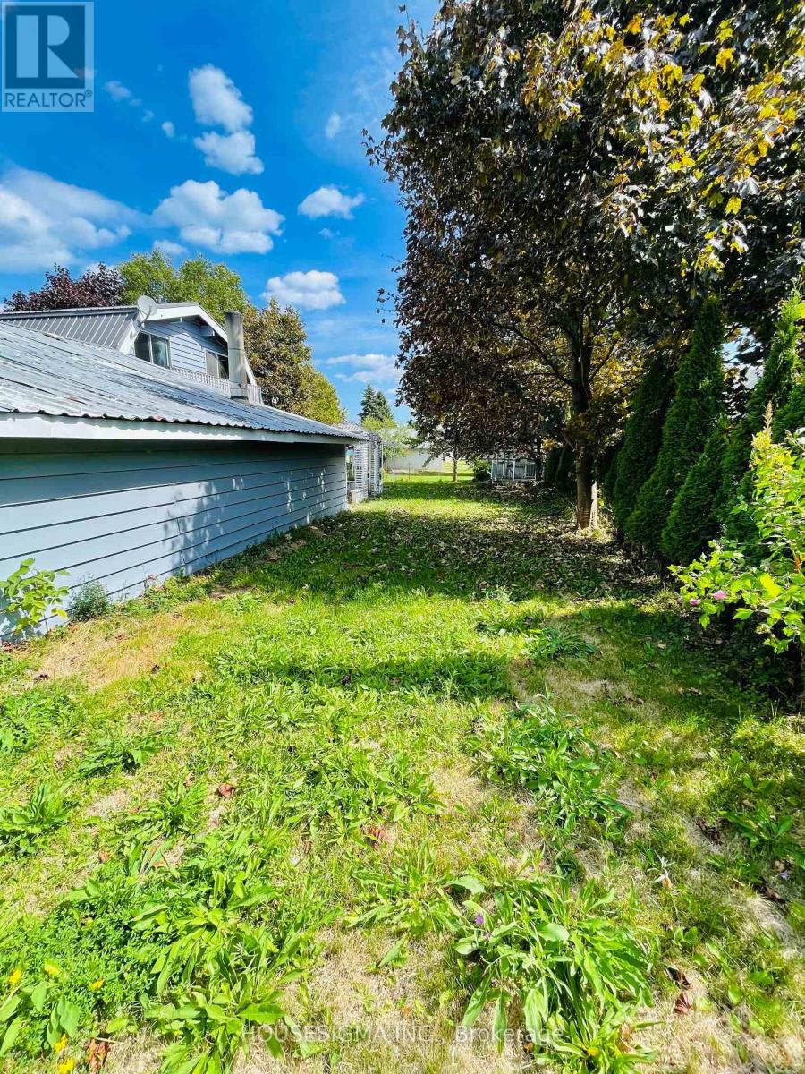 Photo 13 of 13 Bayview Avenue, Wasaga Beach ON