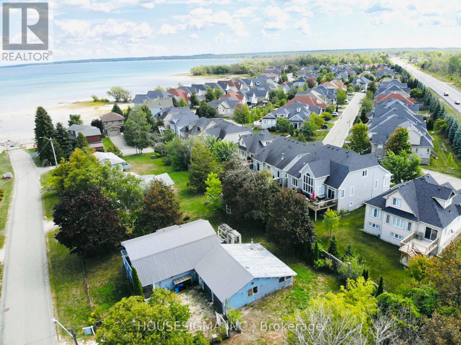 Photo 3 of 13 Bayview Avenue, Wasaga Beach ON