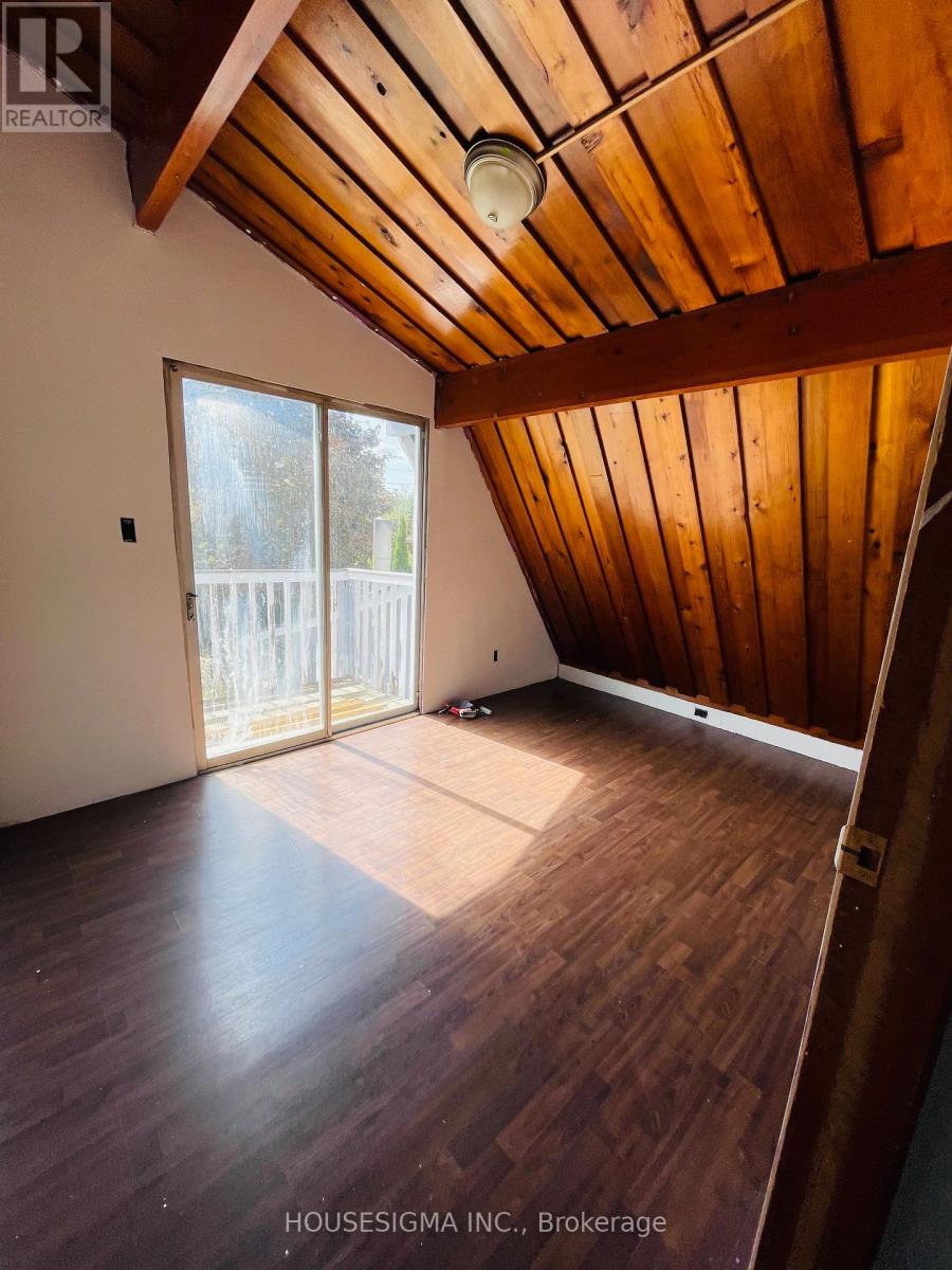 Photo 7 of 13 Bayview Avenue, Wasaga Beach ON