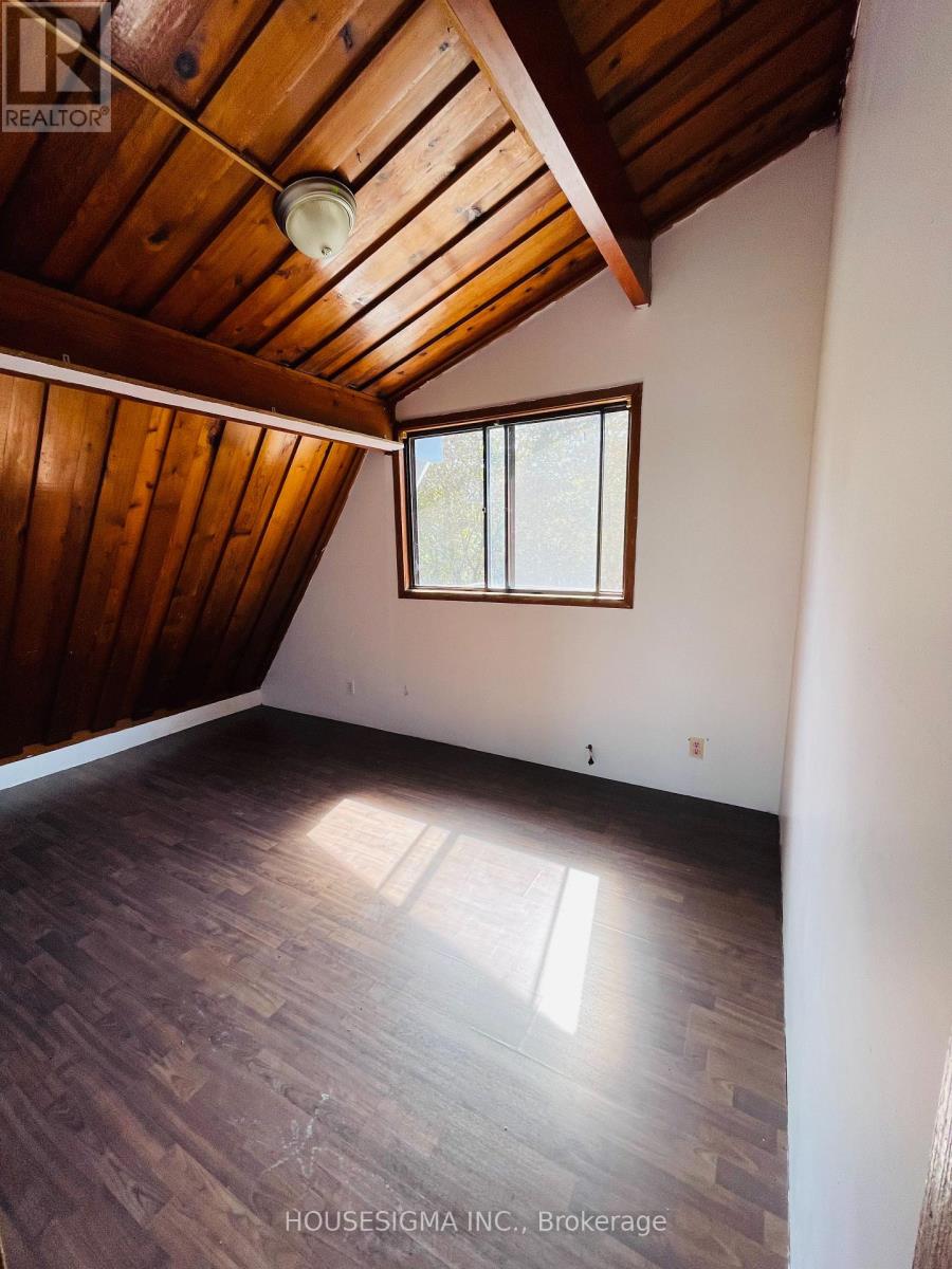 Photo 8 of 13 Bayview Avenue, Wasaga Beach ON