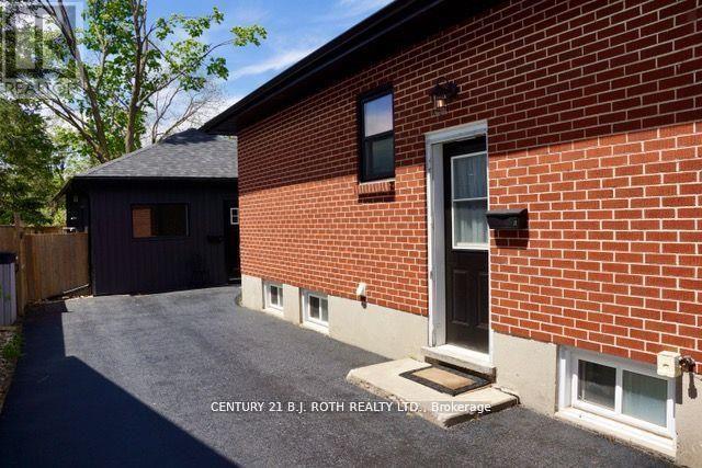 Photo 14 of 108 Nelson Street, Barrie ON