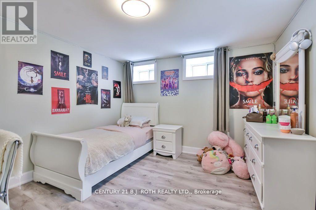 Photo 21 of 108 Nelson Street, Barrie ON