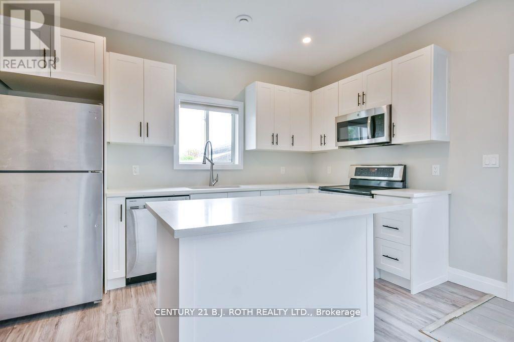 Photo 24 of 108 Nelson Street, Barrie ON