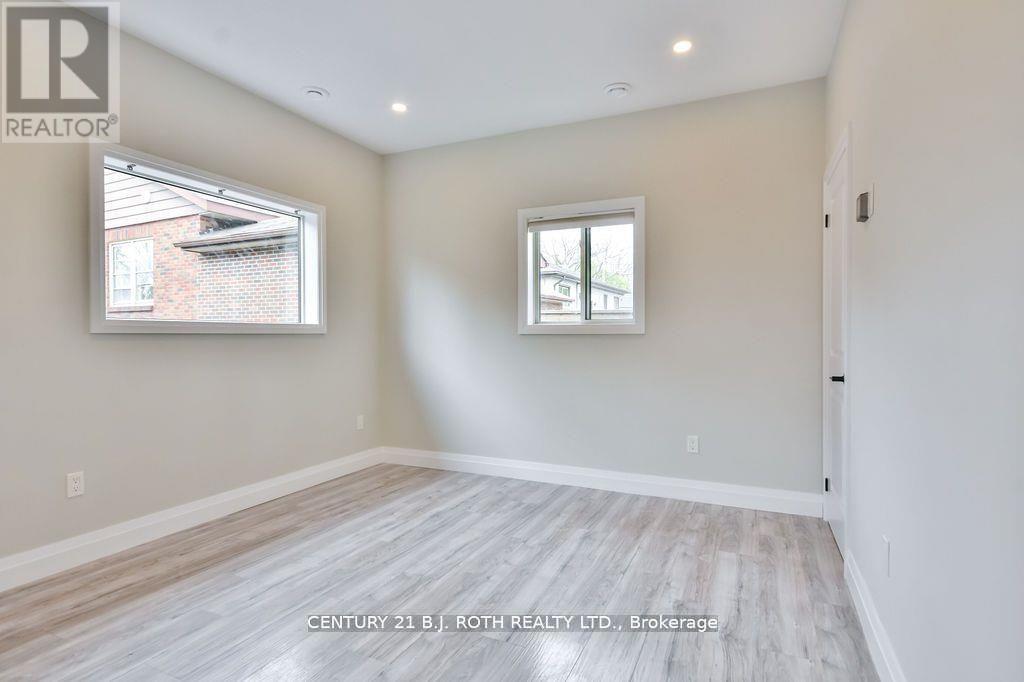 Photo 27 of 108 Nelson Street, Barrie ON