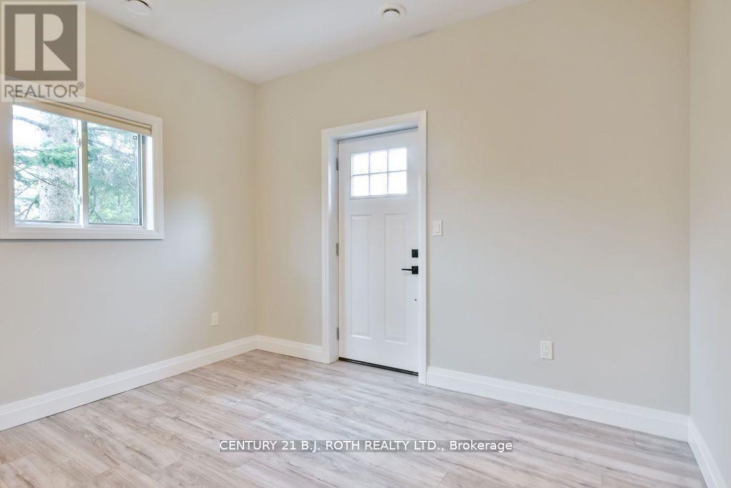 Photo 30 of 108 Nelson Street, Barrie ON