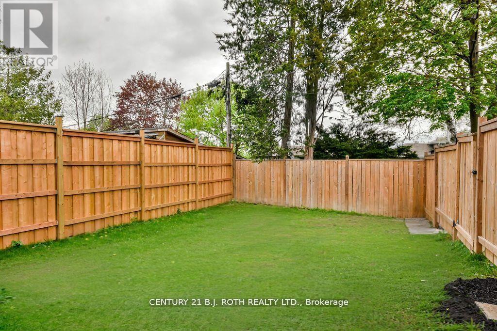 Photo 35 of 108 Nelson Street, Barrie ON