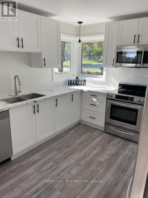 Photo 5 of 108 Nelson Street, Barrie ON