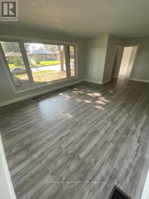 Photo 7 of 108 Nelson Street, Barrie ON