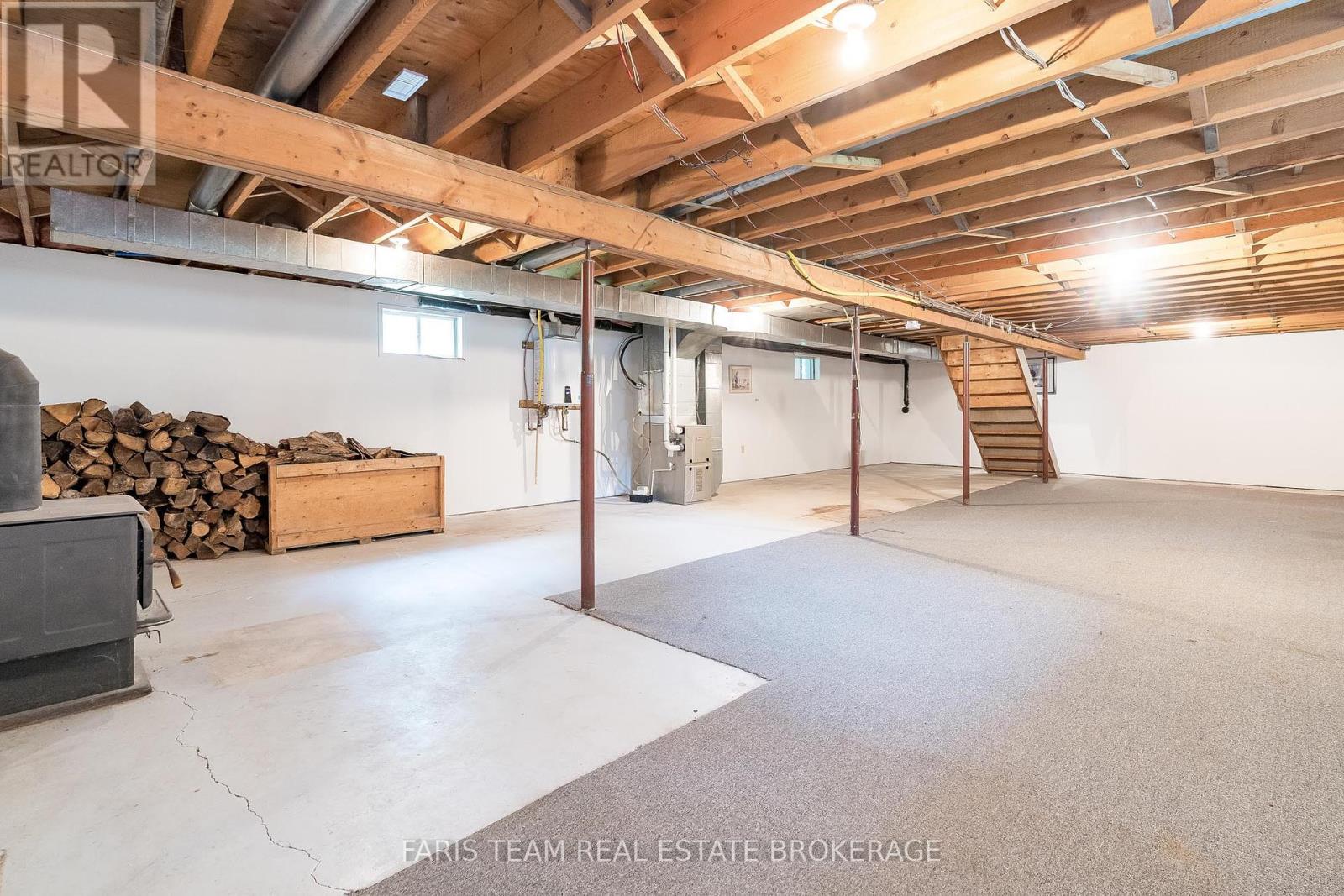 Photo 19 of 19 Wakunda Crescent, Tiny ON
