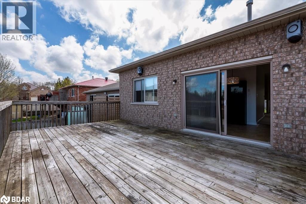 Photo 13 of 33 Primrose Crescent, Barrie ON