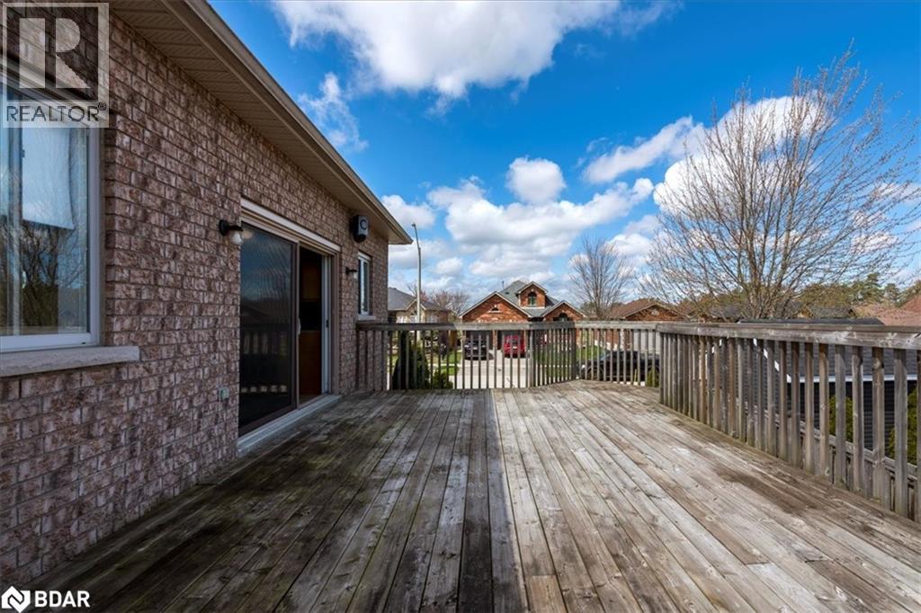 Photo 14 of 33 Primrose Crescent, Barrie ON