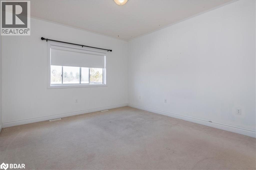 Photo 16 of 33 Primrose Crescent, Barrie ON