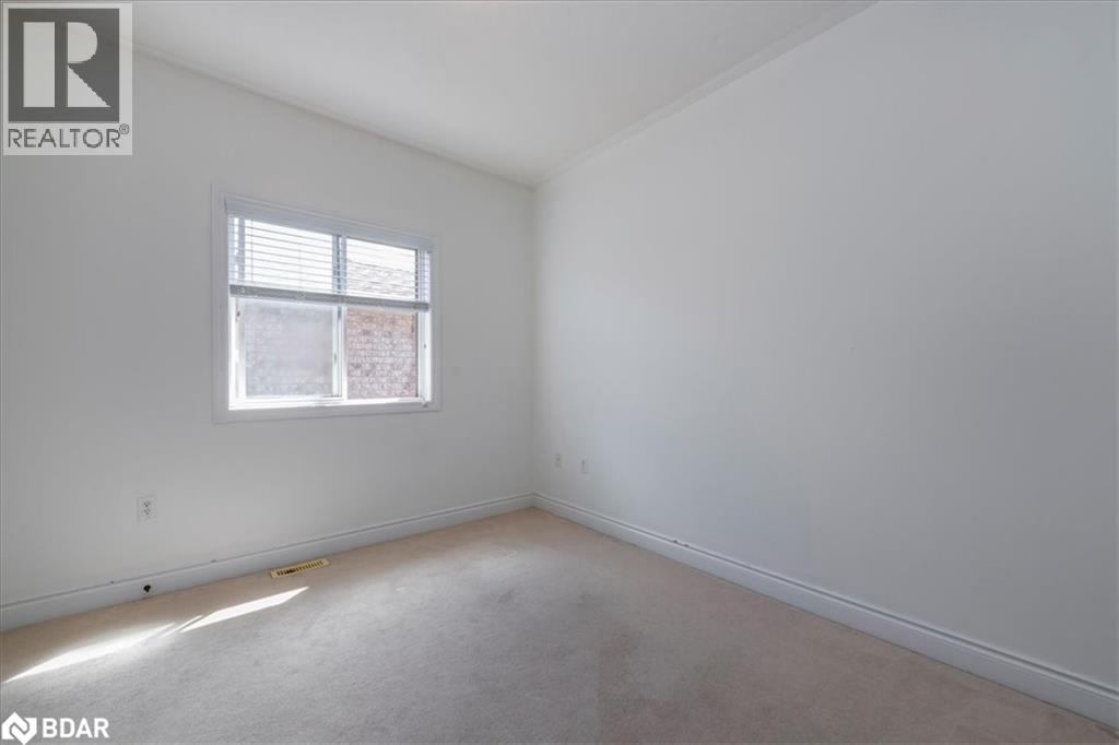 Photo 20 of 33 Primrose Crescent, Barrie ON